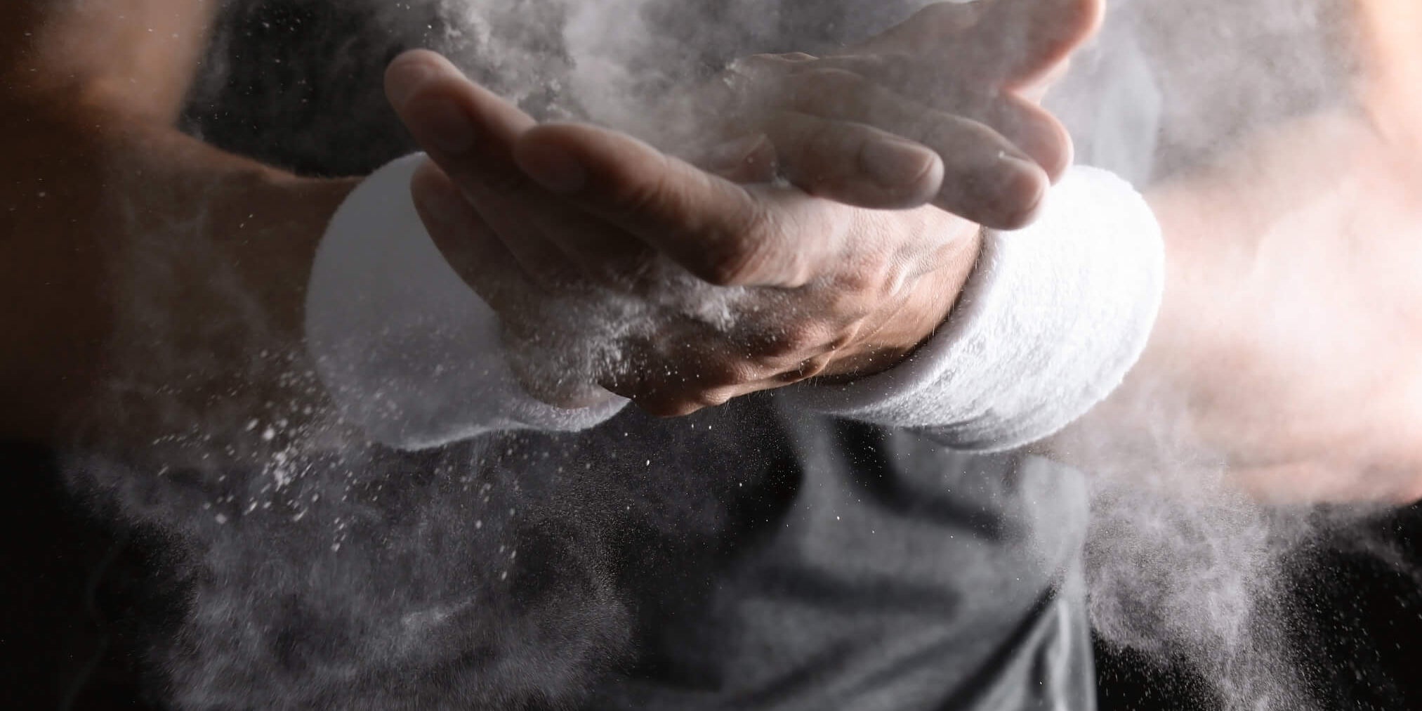 Chalk beim Sport. Magnesia sorgt für trockene Hände.