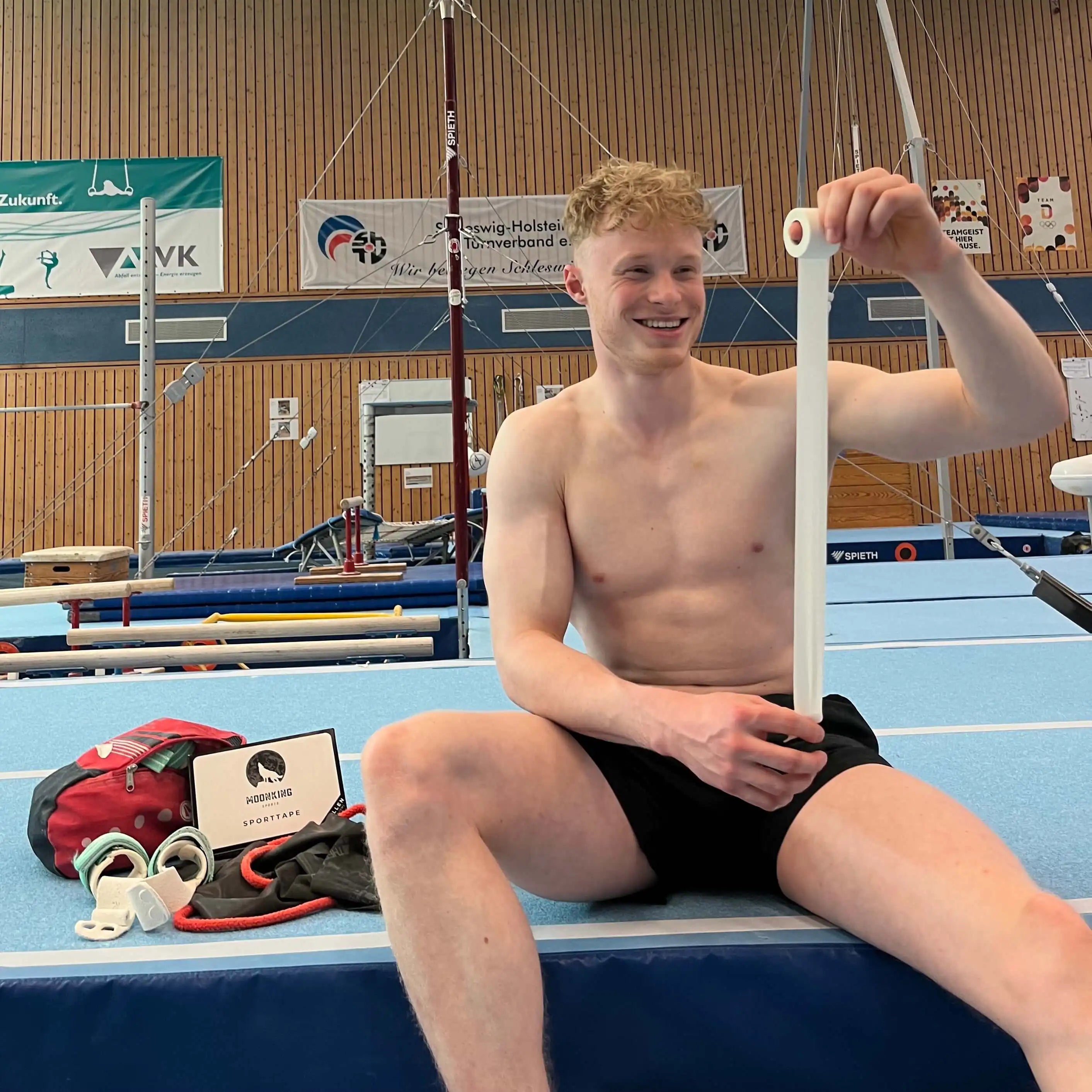 Nico Köhler - Turner der 2.Bundesliga mit dem Tape von MoonKing Sports